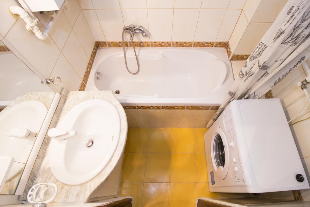 Apartment Ve Smeckach With A Big Terrace Прага Екстериор снимка